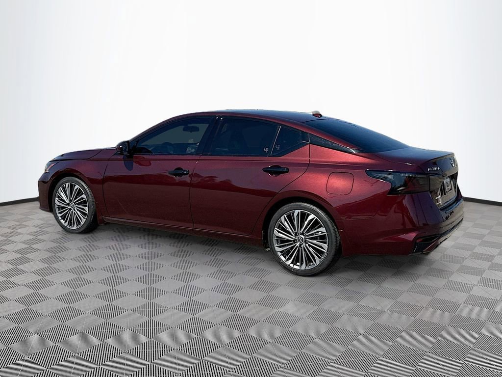 Used 2023 Nissan Altima 2.5 SL FWD image 7