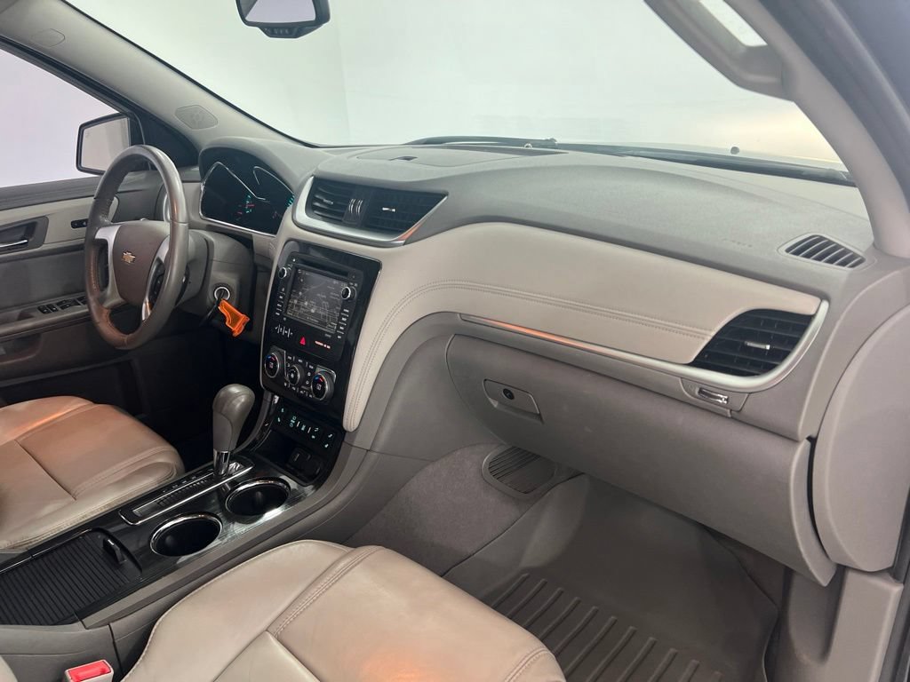 Used 2016 Chevrolet Traverse LT FWD image 27