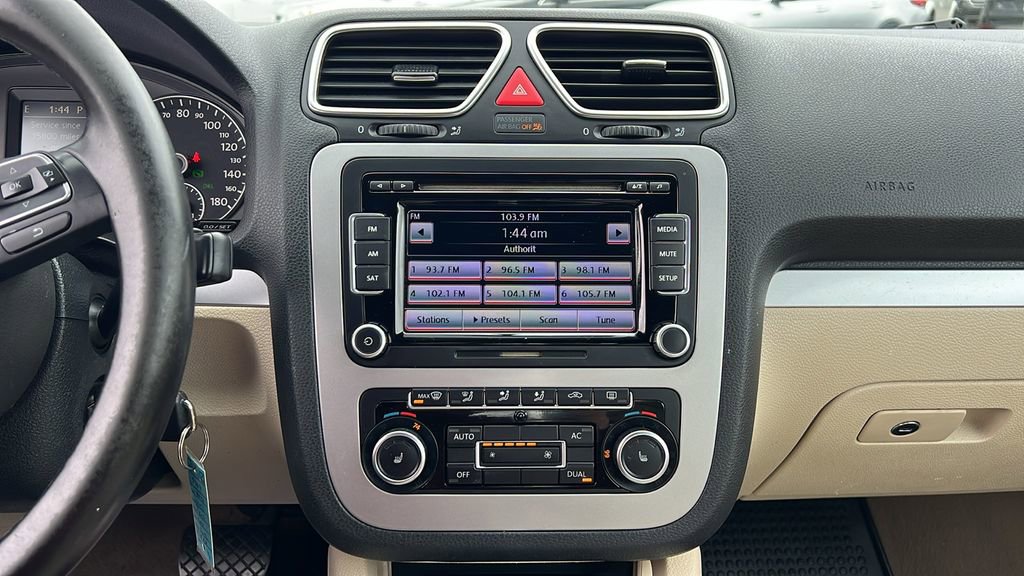 Used 2012 Volkswagen Eos Komfort FWD image 23