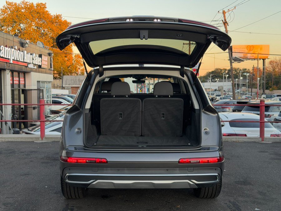 Used 2022 Audi Q7 3.0T Premium Plus w/ Premium Plus Package AWD/4WD image 17
