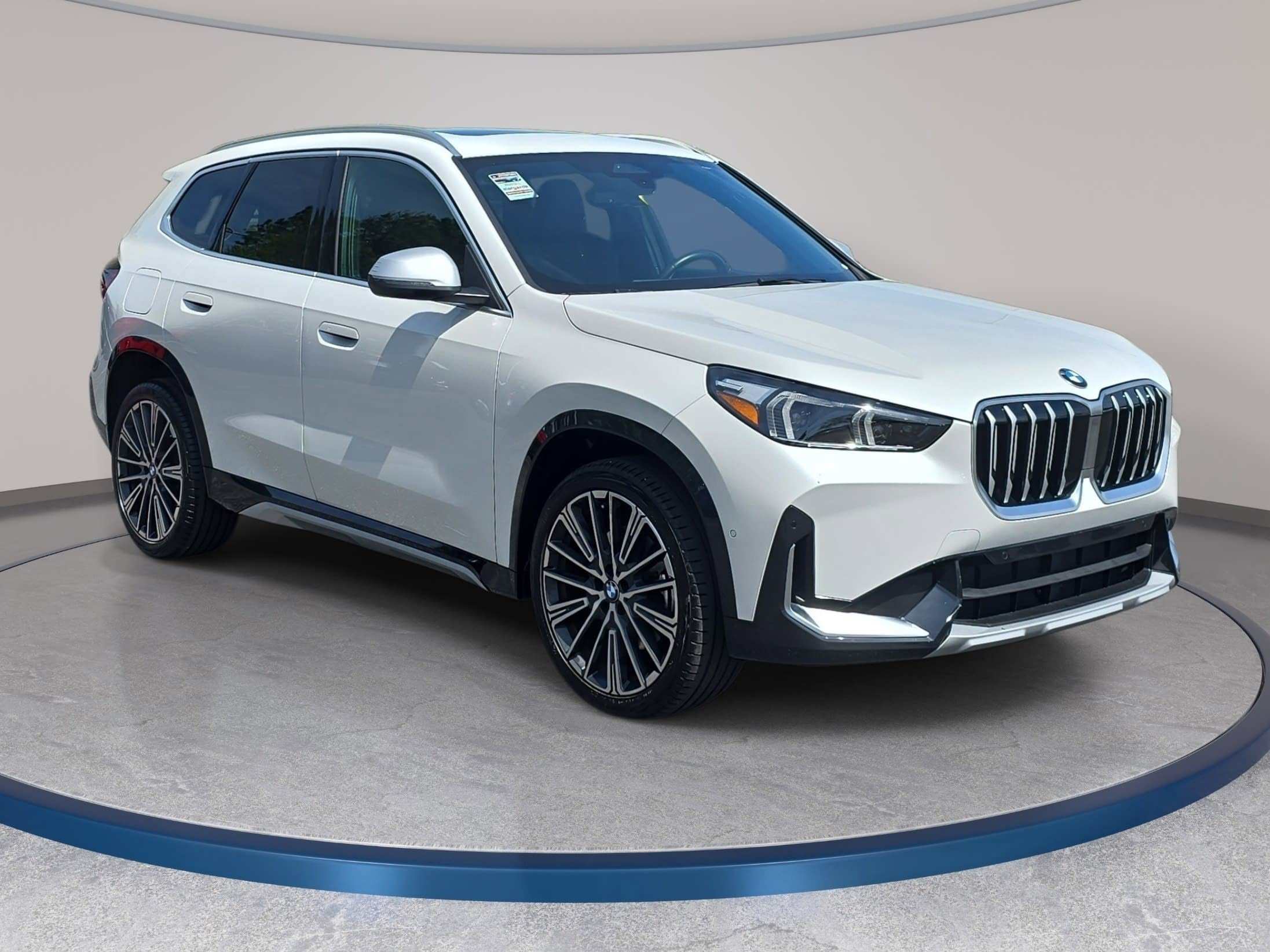 Used 2024 BMW X1 xDrive28i w/ Convenience Package image 3