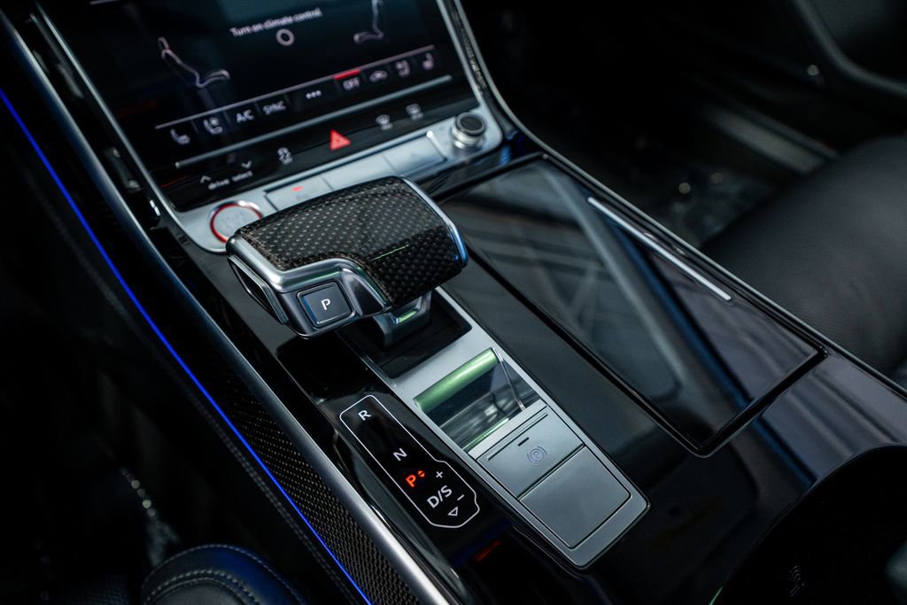Used 2020 Audi S8 L image 46