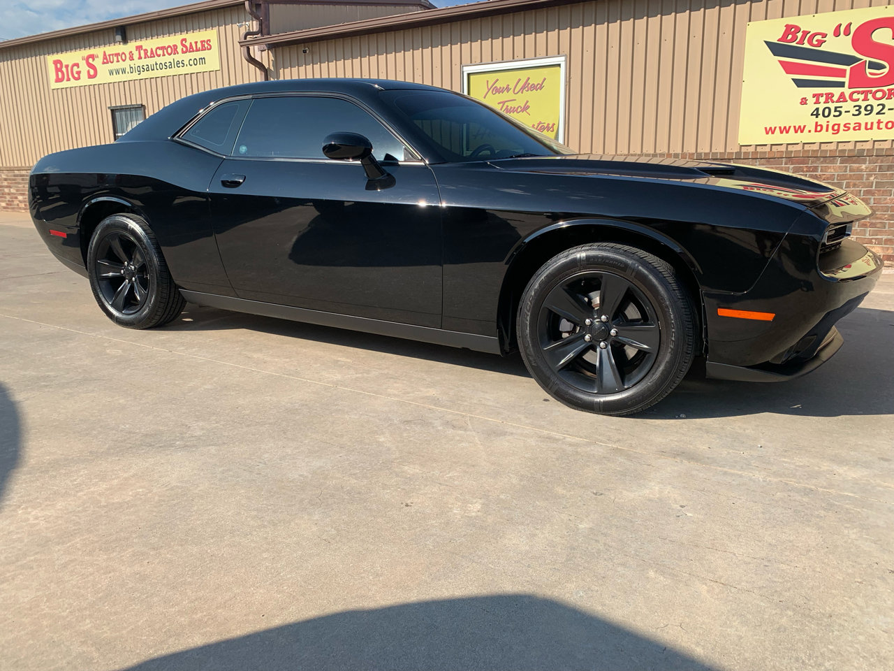 Used 2016 Dodge Challenger SXT