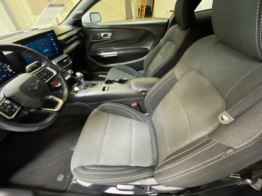 Used 2024 Ford Mustang Coupe RWD image 20