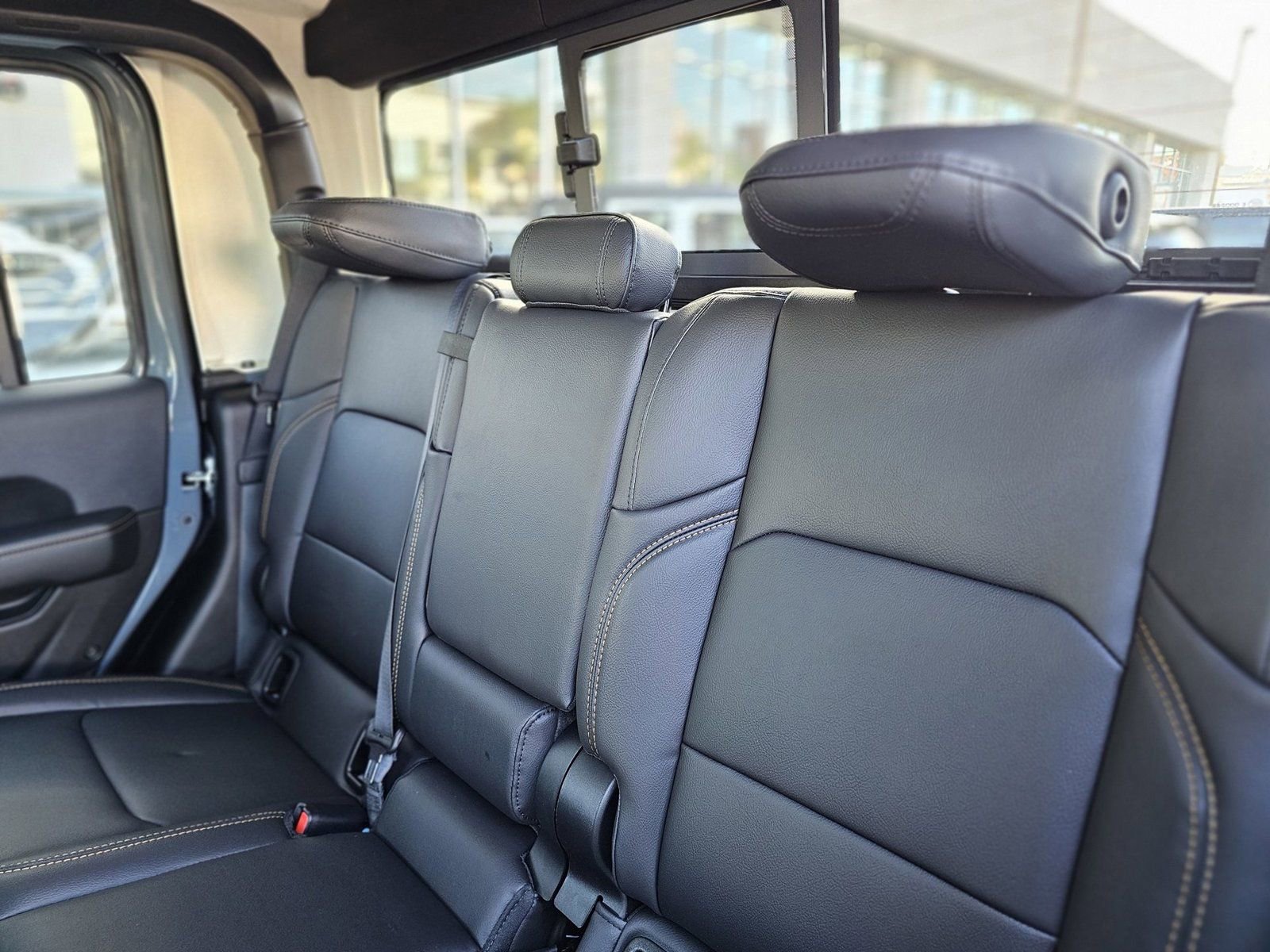 New 2026 Jeep Gladiator Sahara image 27