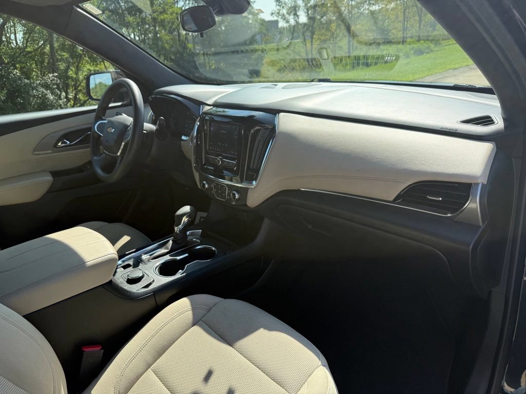 Used 2023 Chevrolet Traverse LS AWD/4WD image 25