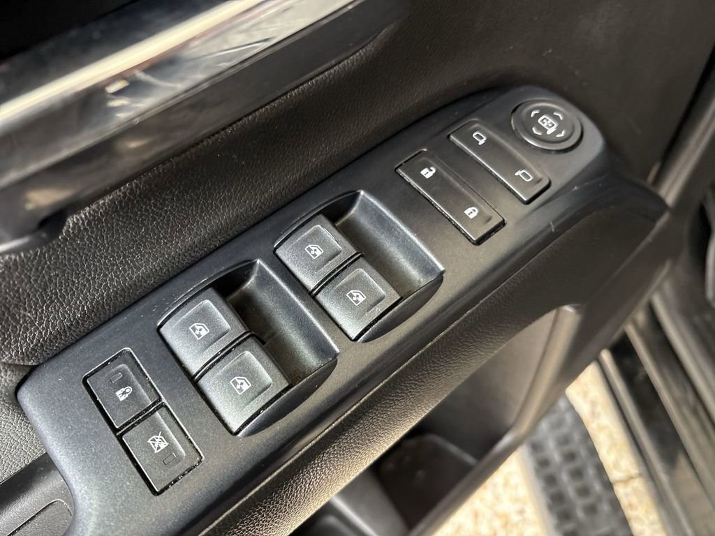Used 2017 GMC Sierra 3500 4x4 Crew Cab w/ Sierra Convenience Package image 21