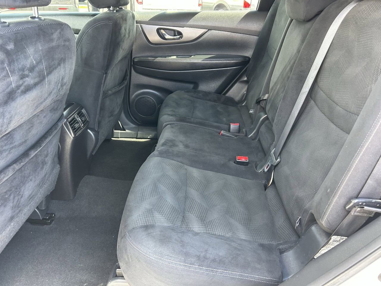 Used 2016 Nissan Rogue S FWD image 14