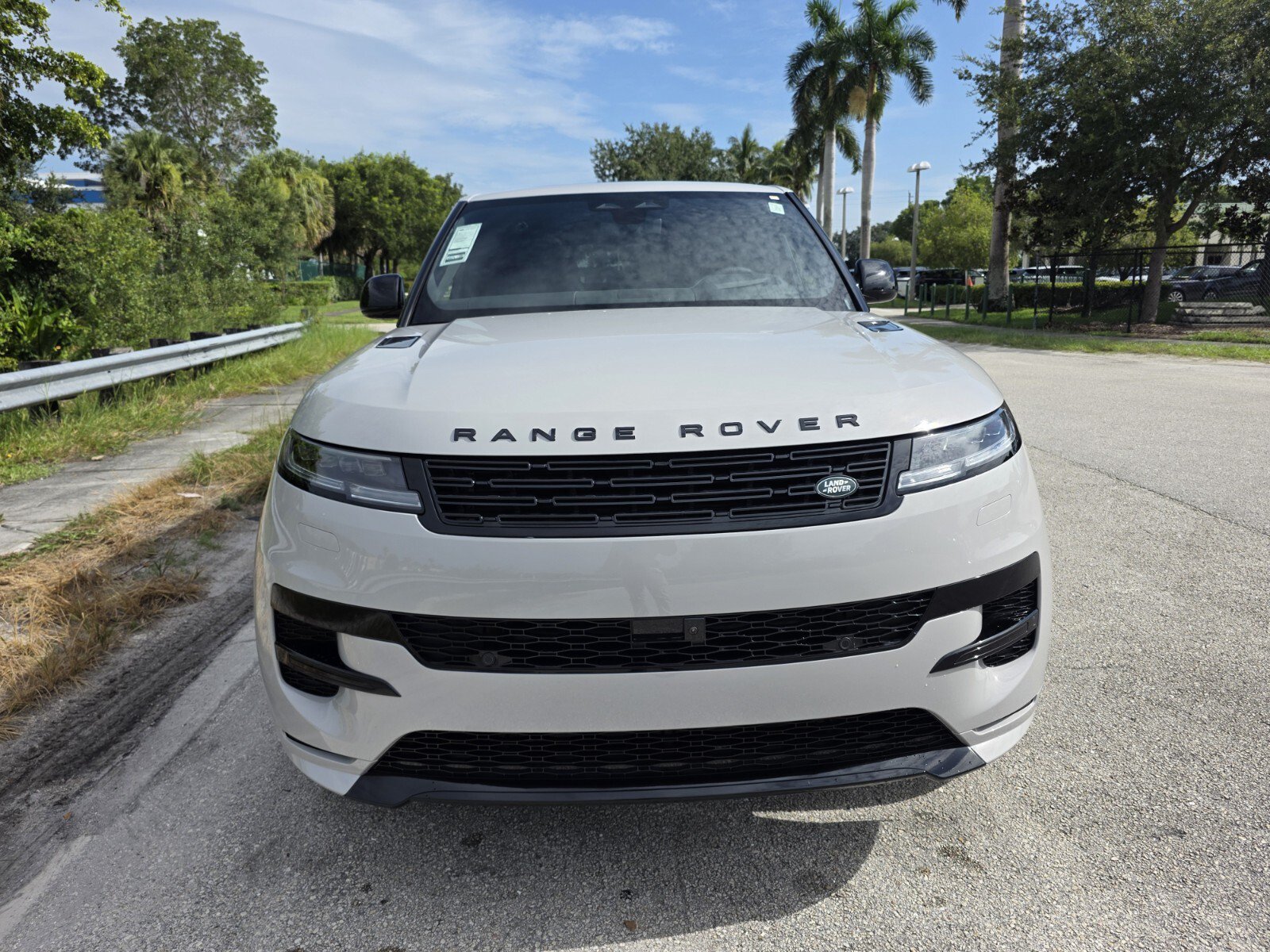 New 2026 Land Rover Range Rover Sport Dynamic SE AWD/4WD image 8