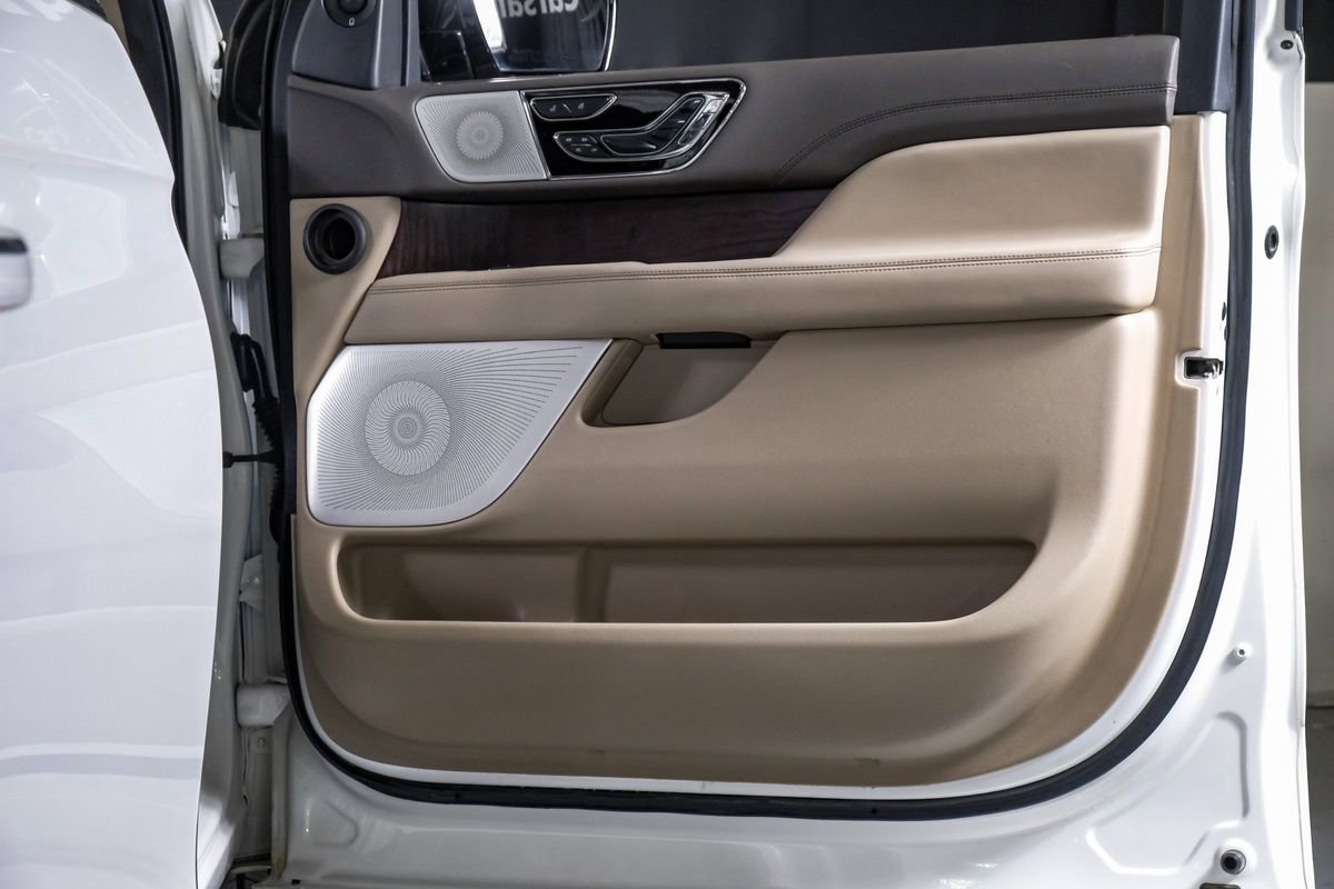 Used 2022 Lincoln Navigator L Reserve image 32