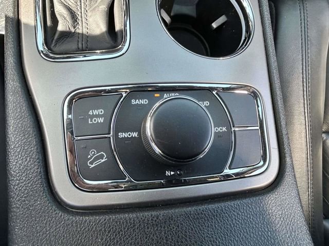 Used 2019 Jeep Grand Cherokee Limited w/ Trailer Tow Group IV AWD/4WD image 18