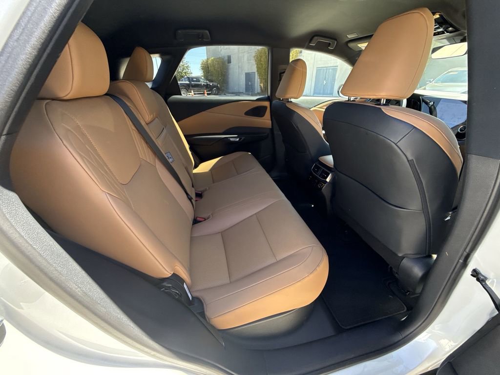 Used 2025 Lexus RX 350 FWD w/ Technology Package image 17