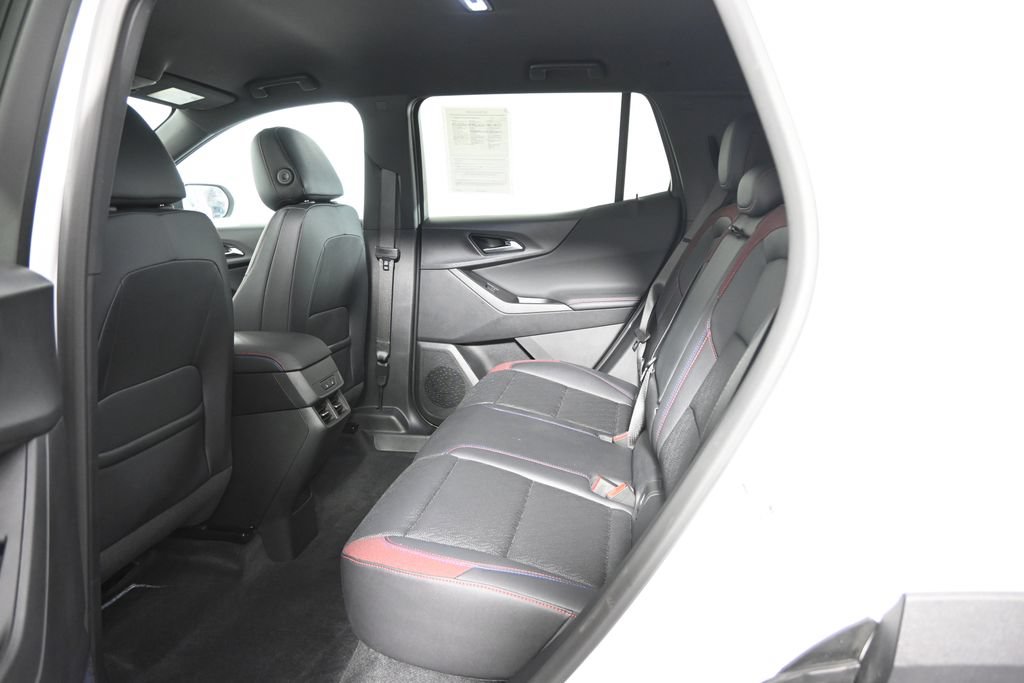 Used 2025 Chevrolet Equinox RS w/ Safety and Technology Package AWD/4WD image 18