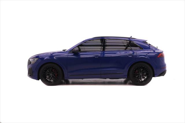 Certified 2025 Audi SQ8 Prestige w/ Prestige Package AWD/4WD image 3