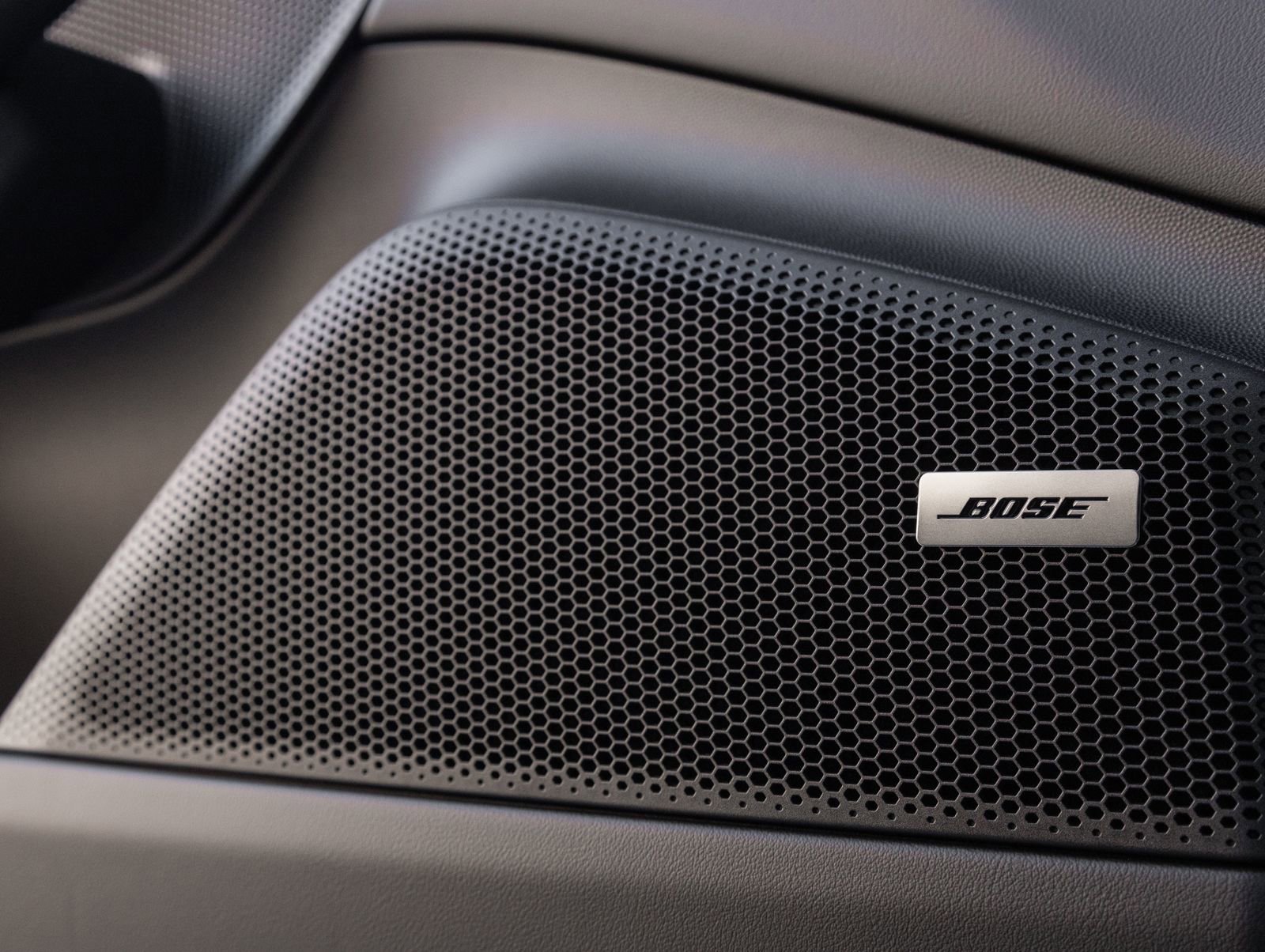 Certified 2026 Porsche Macan 4 Electric AWD/4WD image 21