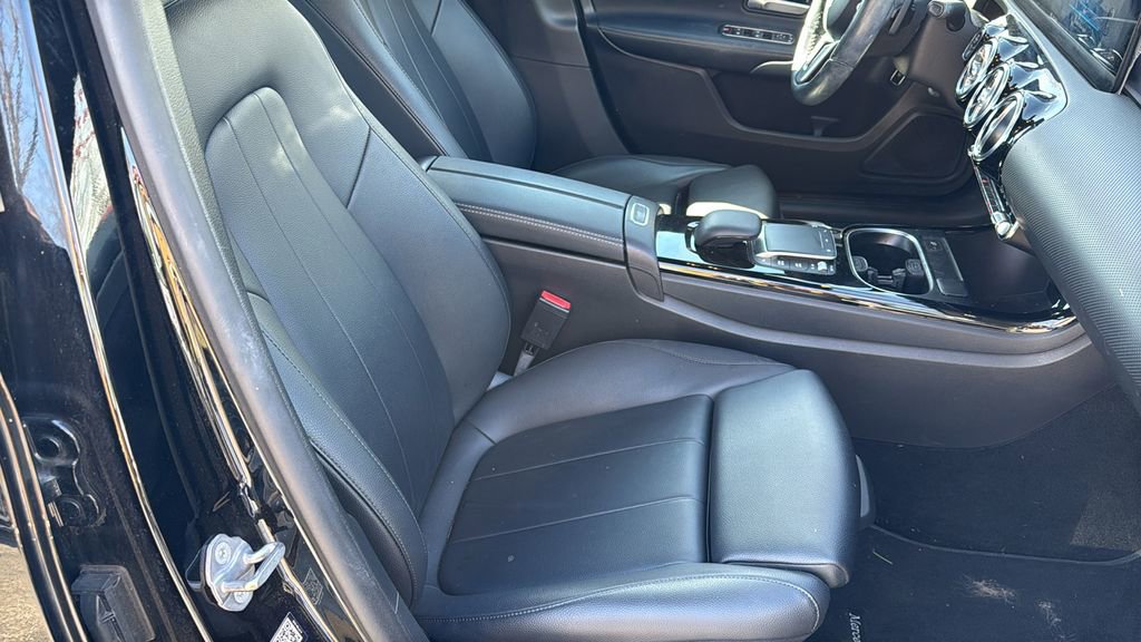 Used 2021 Mercedes-Benz A 220 4MATIC image 10