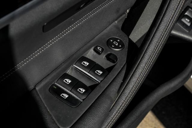 Used 2023 BMW 530e RWD image 51