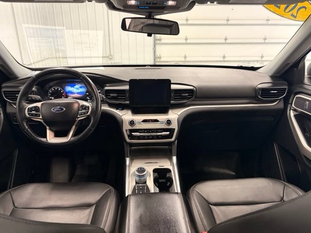 Used 2022 Ford Explorer XLT AWD/4WD image 14