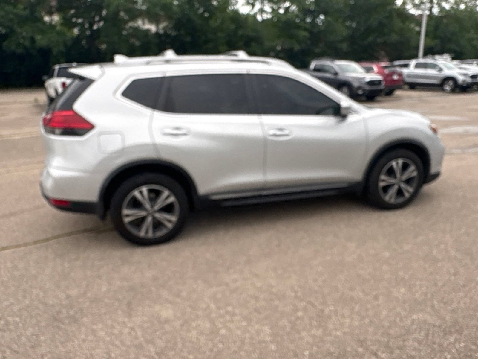 Used 2017 Nissan Rogue SL w/ SL Premium Package AWD/4WD image 21