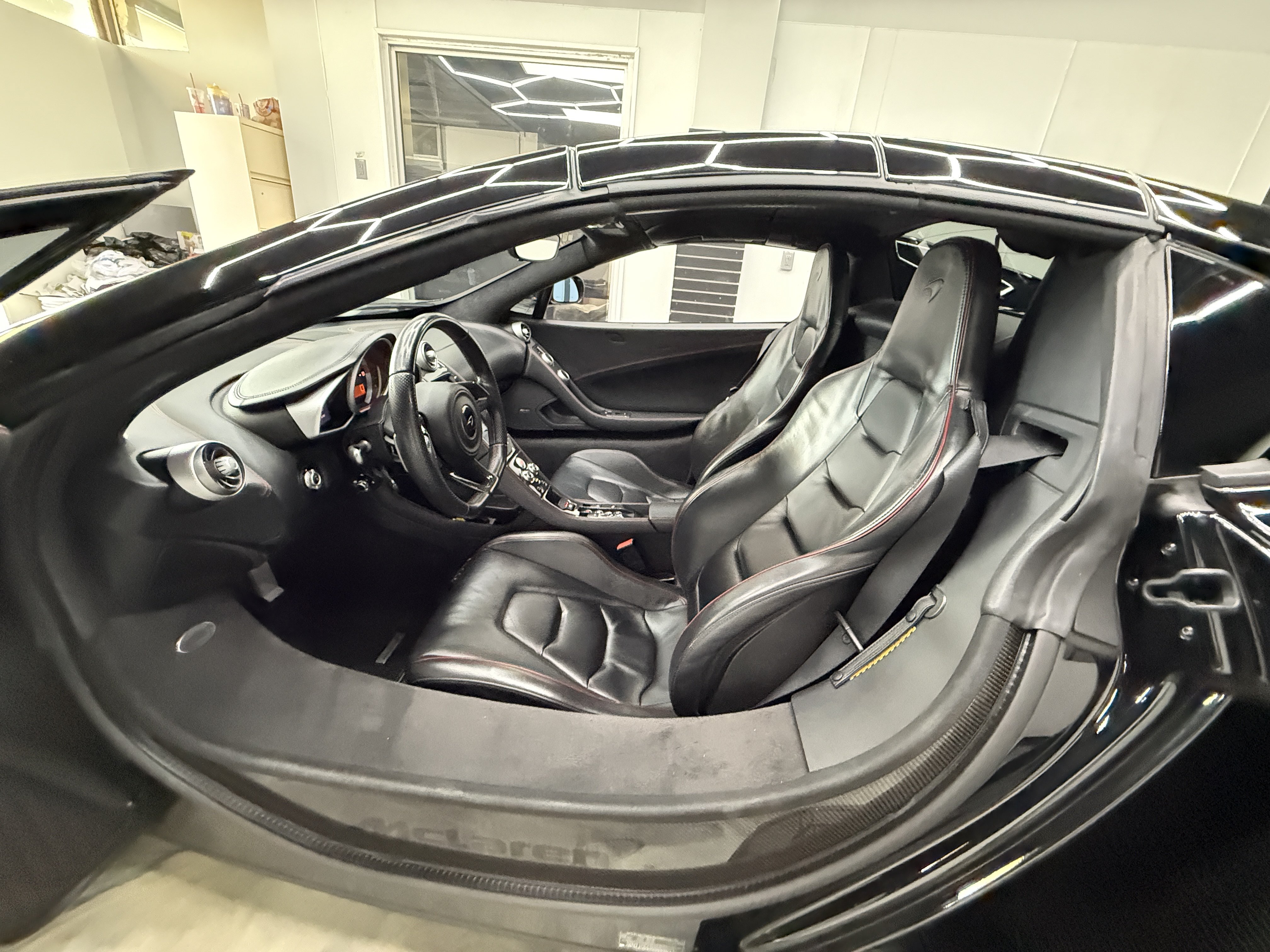 Used 2016 McLaren 650S Spider RWD image 15