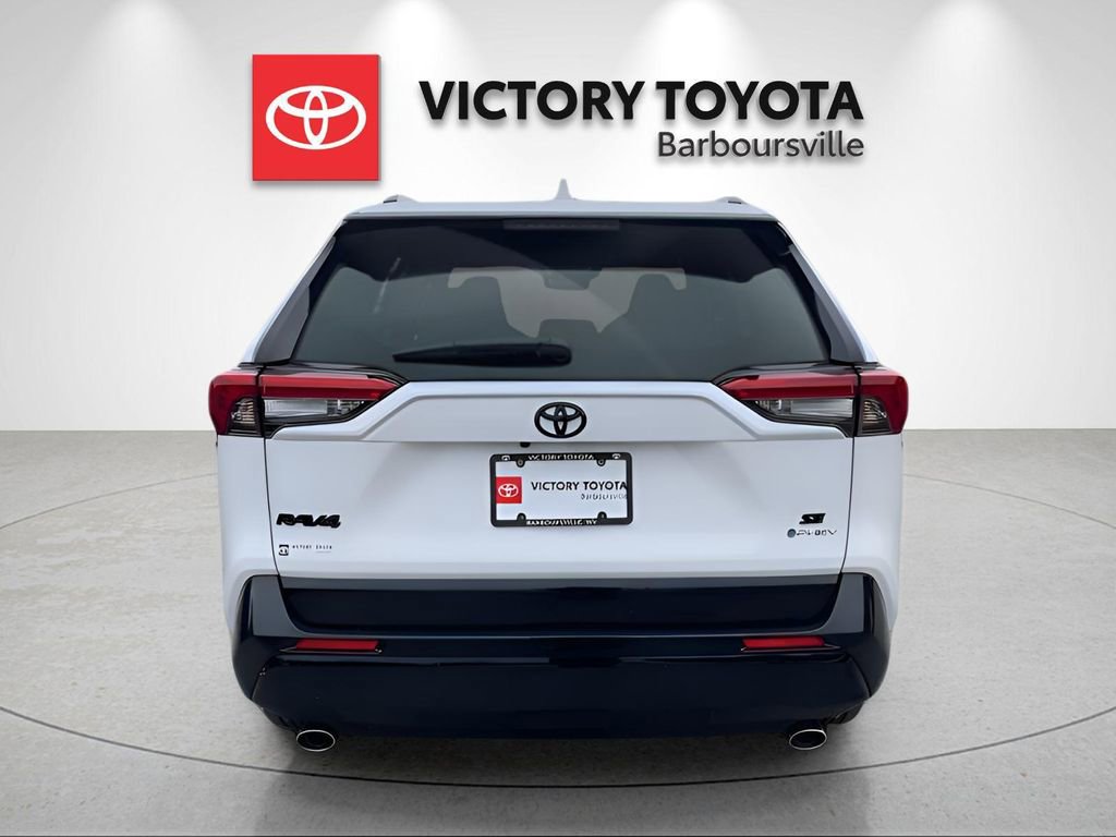 New 2025 Toyota RAV4 SE image 7