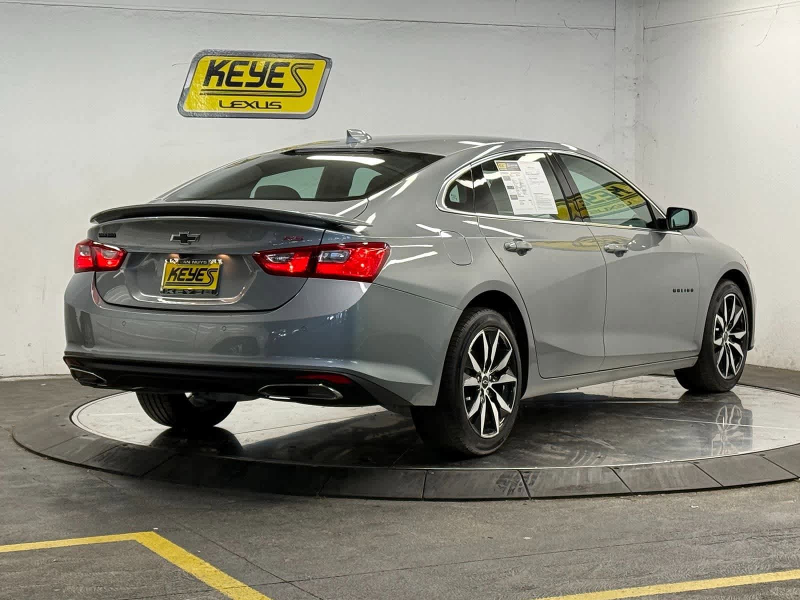 Used 2025 Chevrolet Malibu RS FWD image 4