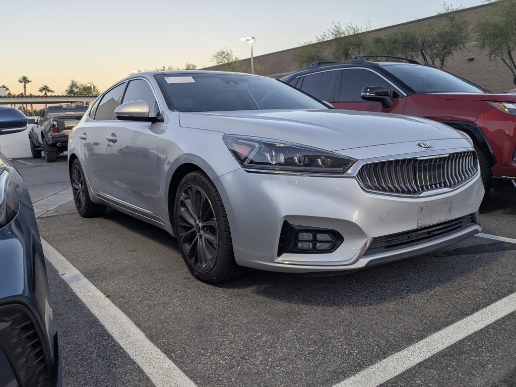 Used 2017 Kia Cadenza Technology FWD image 3