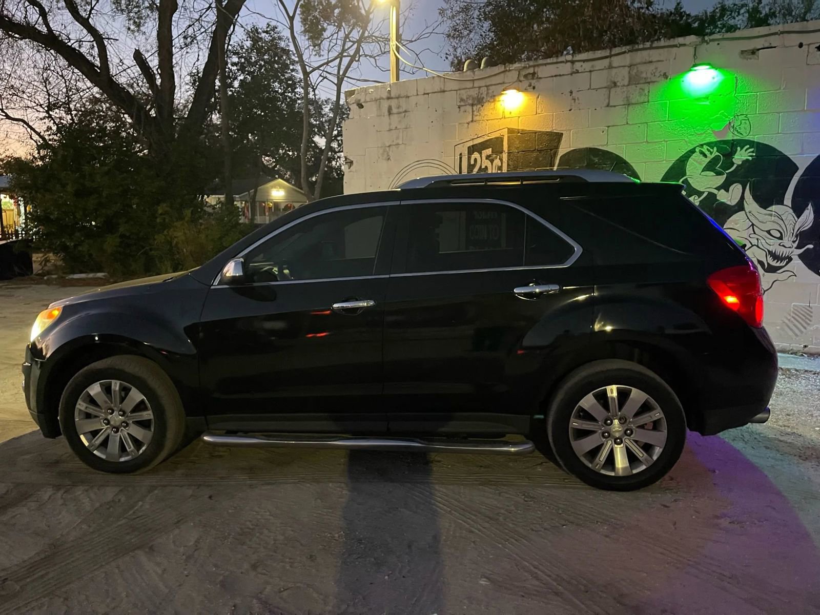 Used 2010 Chevrolet Equinox LT w/ Chrome Appearance Package image 8