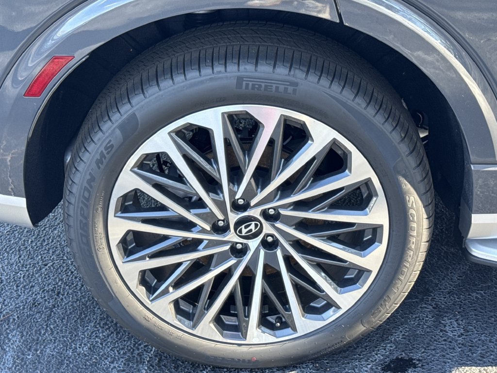 Used 2026 Hyundai Palisade Calligraphy FWD image 17