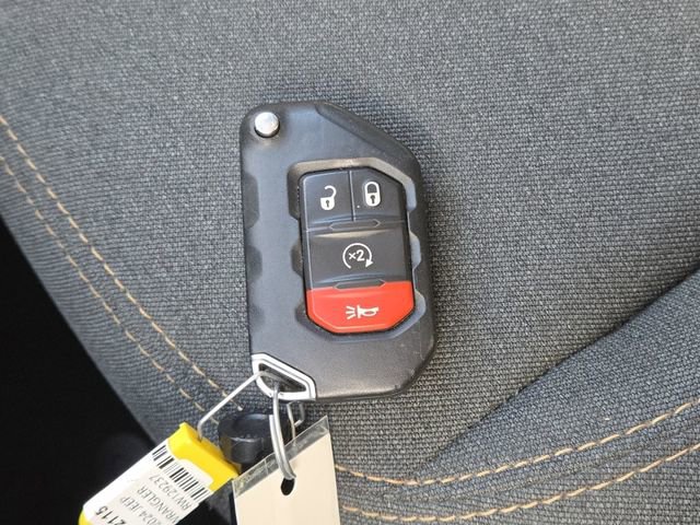 Used 2024 Jeep Wrangler Sahara image 36