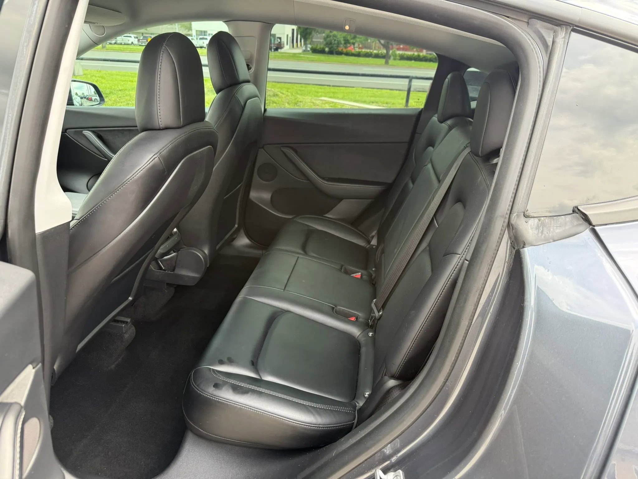 Used 2021 Tesla Model Y Long Range AWD/4WD image 10