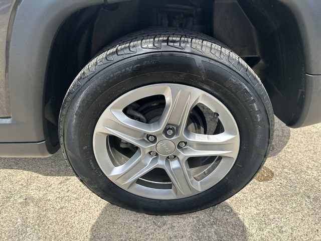 Used 2023 Jeep Compass Latitude w/ Convenience Group AWD/4WD image 45