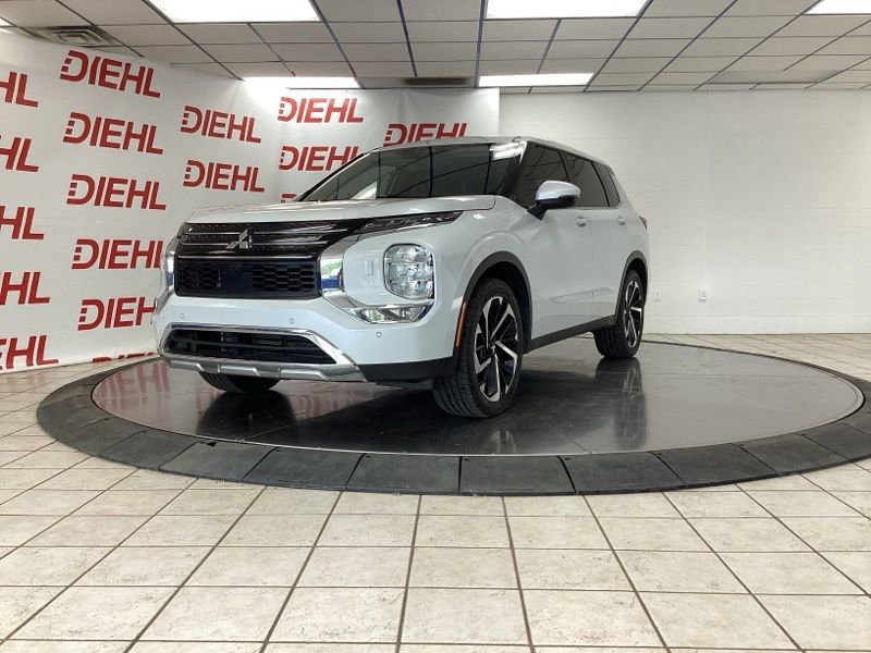 Used 2022 Mitsubishi Outlander SE AWD/4WD image 3
