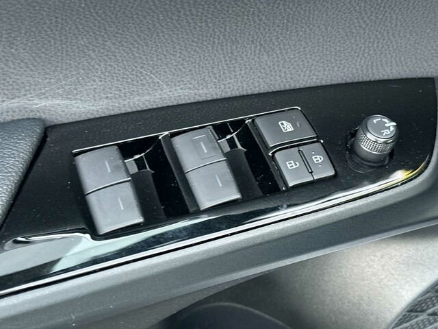 Used 2019 Toyota Prius Prime Premium image 14