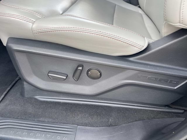Used 2025 Ford Expedition Active AWD/4WD image 24