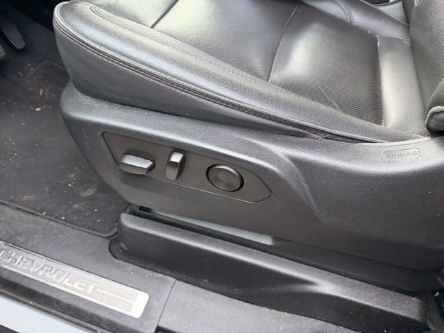 Used 2022 Chevrolet Suburban RST w/ Sport Performance Package AWD/4WD image 5