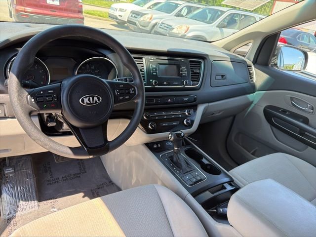 Used 2016 Kia Sedona LX w/ Option Group 020 FWD image 8