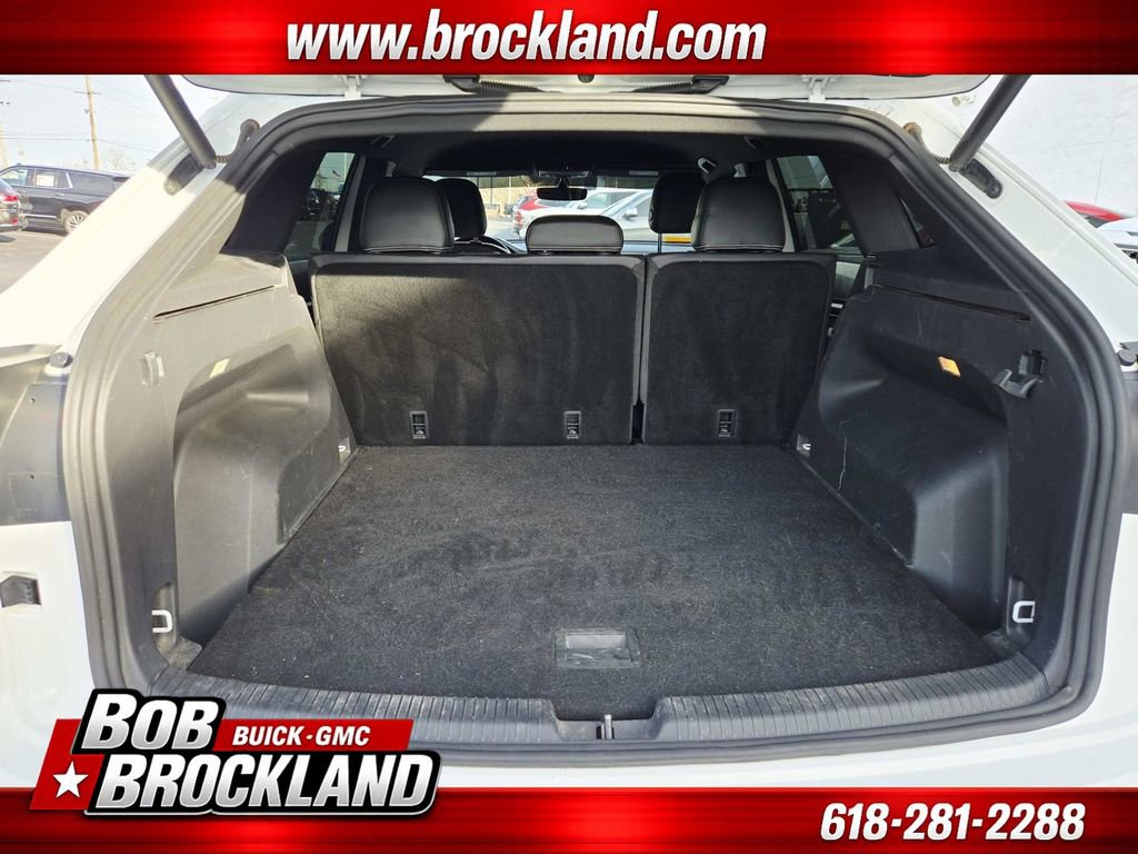 Used 2021 Volkswagen Atlas Cross Sport SE image 13