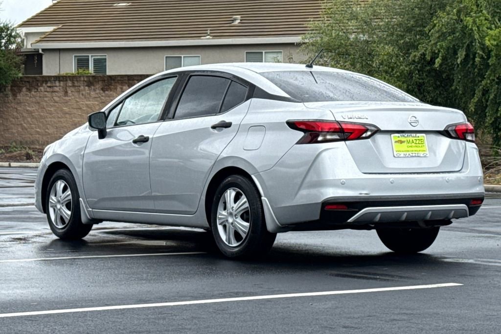 Used 2020 Nissan Versa S FWD image 3