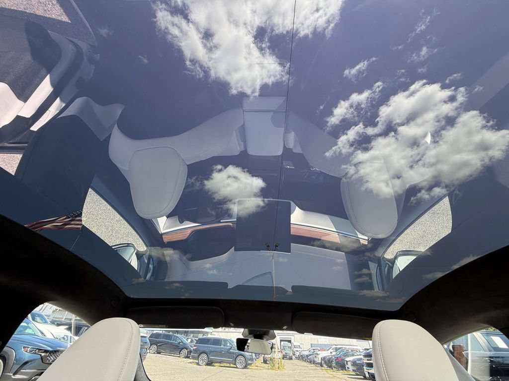 Used 2025 Tesla Model S AWD/4WD image 20