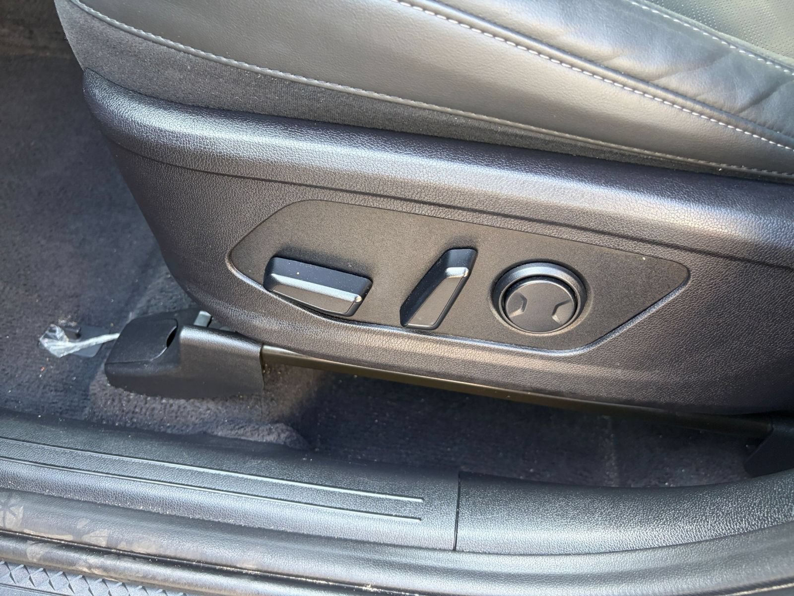 Used 2024 Kia Sorento S FWD image 19