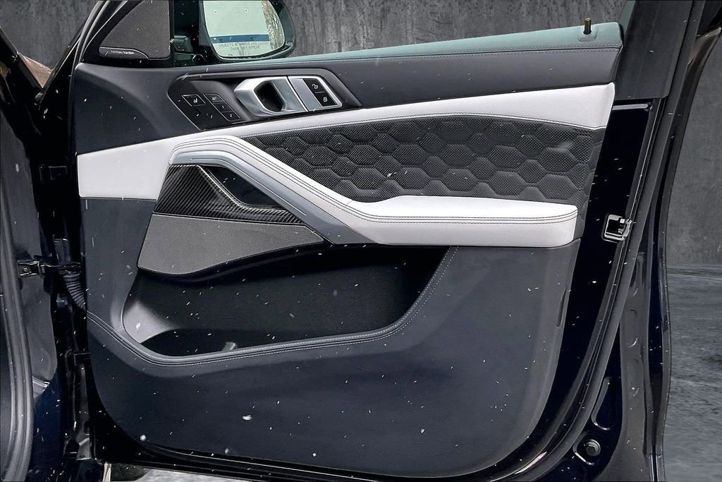 Used 2022 BMW X6 M Competition w/ Competition Package image 28