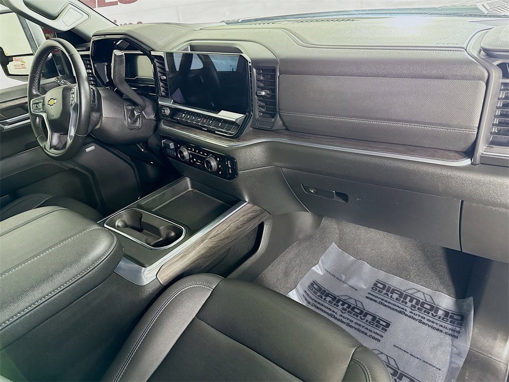 Used 2024 Chevrolet Silverado 2500 LTZ w/ LTZ Convenience Package image 34