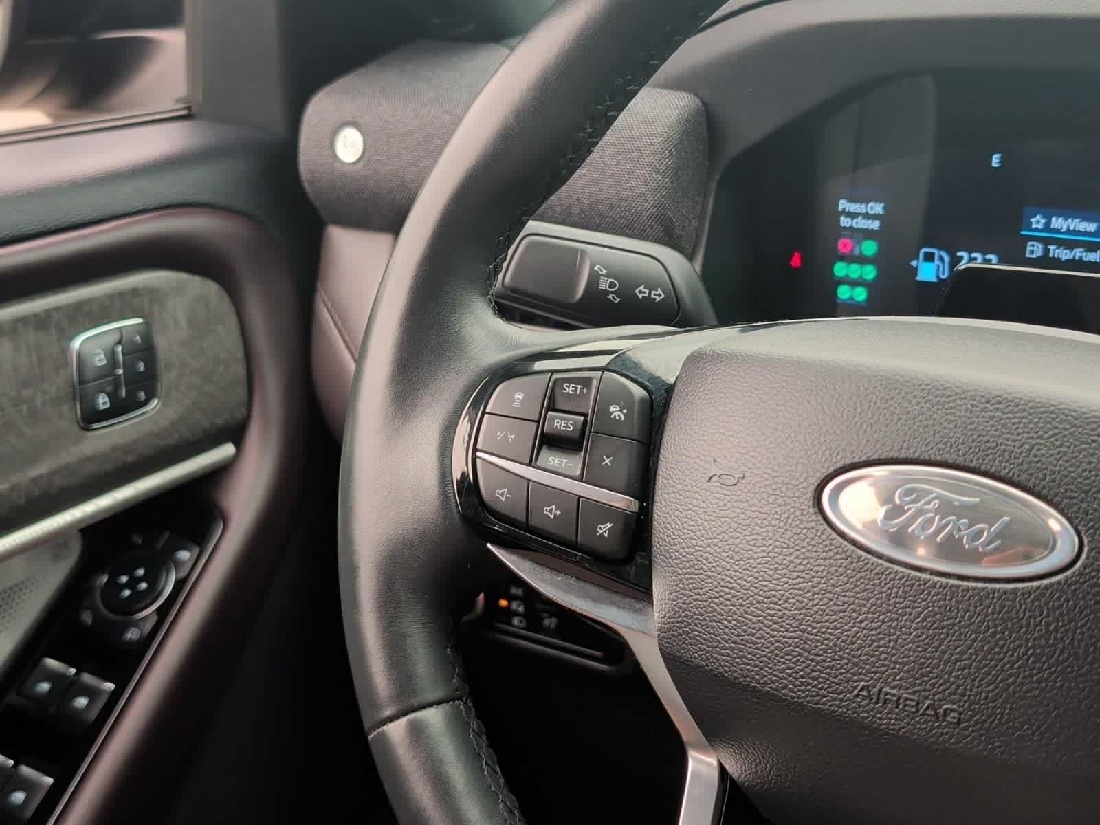 Used 2025 Ford Explorer Platinum AWD/4WD image 22