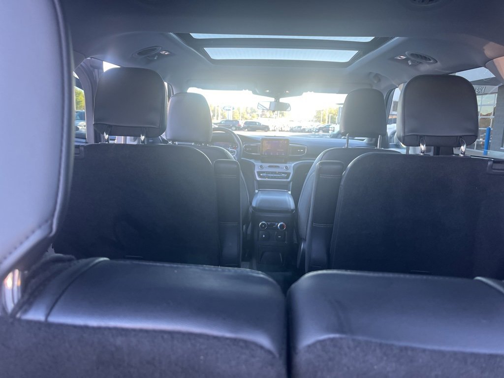 Used 2022 Ford Explorer XLT w/ Equipment Group 202A image 14