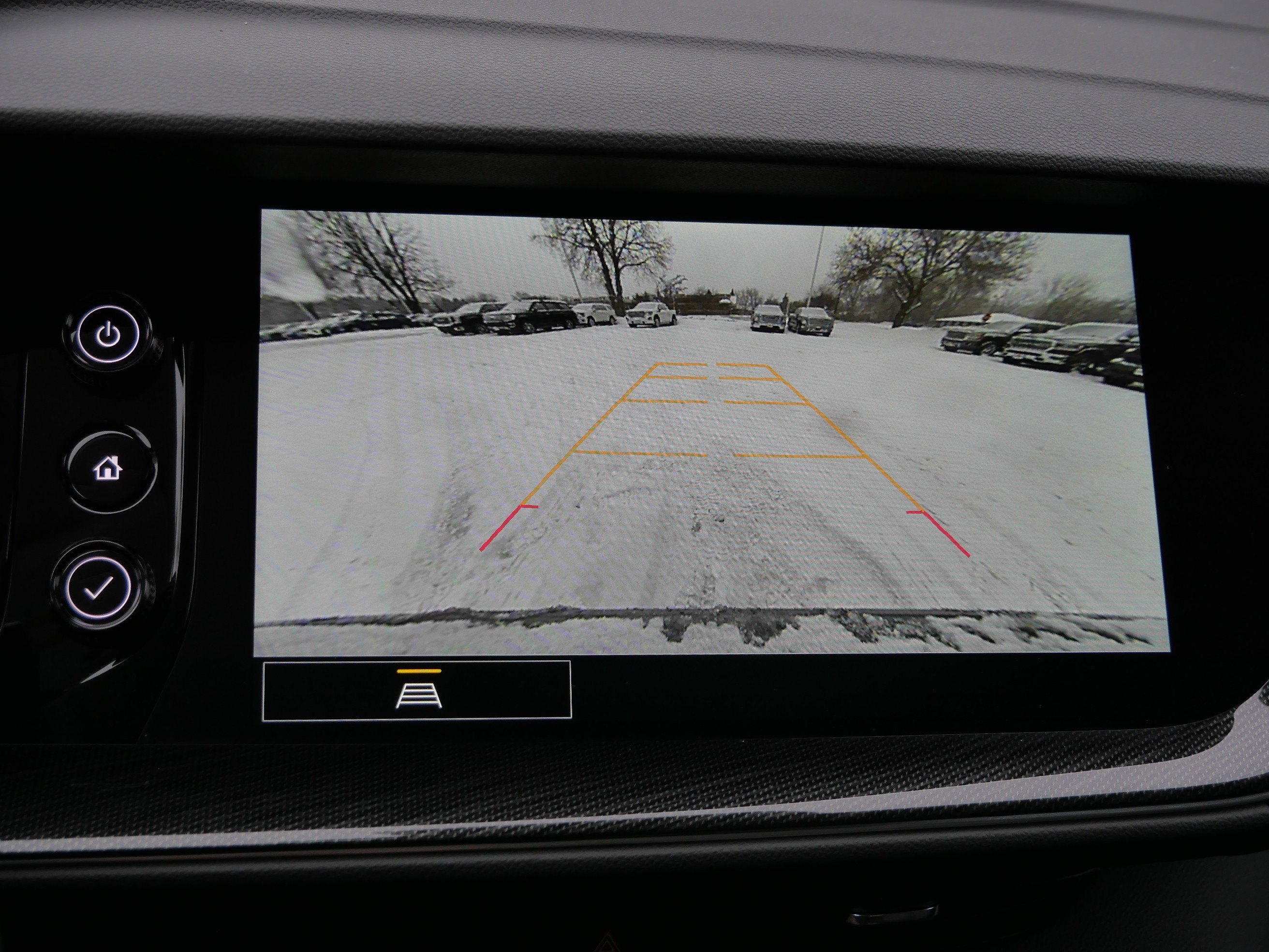 Used 2023 Buick Envision Essence image 30