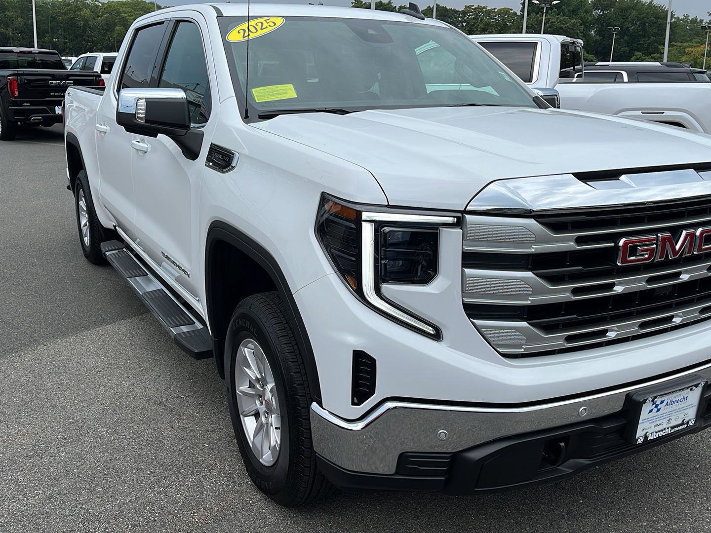 New 2025 GMC Sierra 1500 SLE w/ Preferred Package image 2