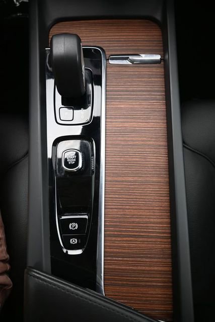 Used 2025 Volvo S60 B5 Plus image 10