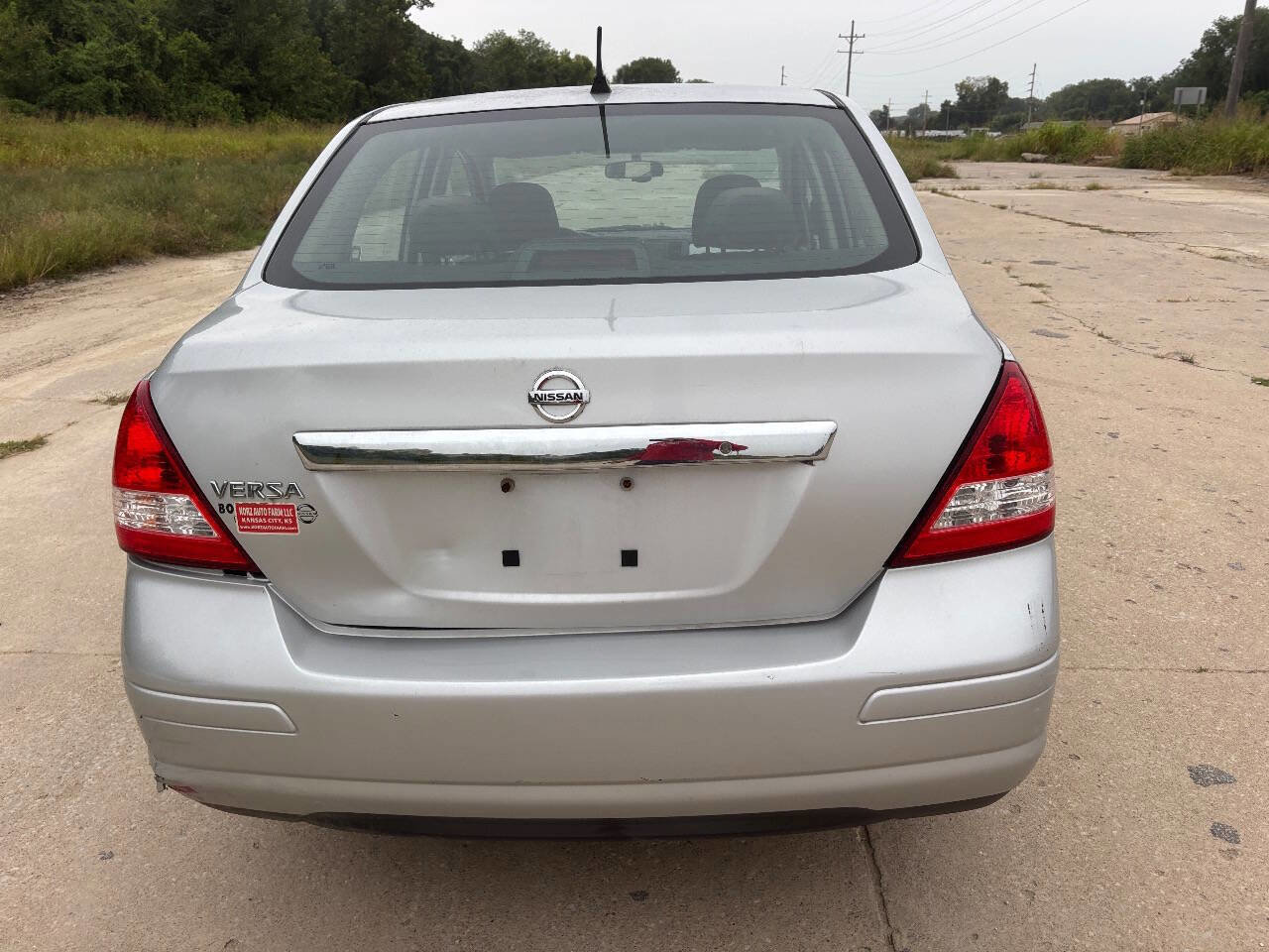 Used 2011 Nissan Versa 1.8 S w/ PWR Plus Pkg image 8