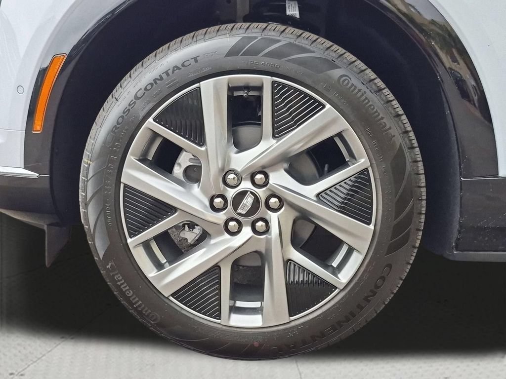 New 2027 Cadillac Optiq Luxury RWD image 32